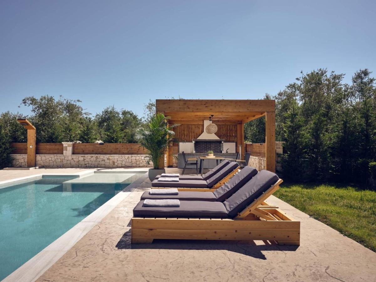 Errikos Family Villa Áyios Kírikos Esterno foto